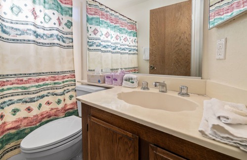 Patton Condo | Boulder Bay Chalet Condo - Mountain charm condo with lake view and WIFI!
