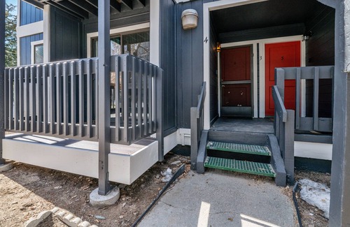 Patton Condo | Boulder Bay Chalet Condo - Mountain charm condo with lake view and WIFI!
