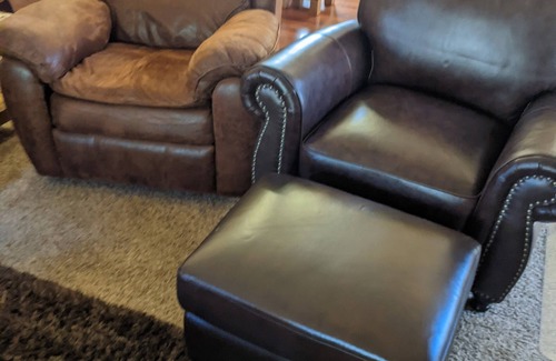 Boulder Bay House | Boulder Bay Willow Lodge has 2 Hot Tubs, two living areas, and two game rooms.