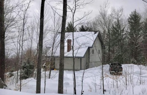 Bartlett House | Boulder Ledge Chalet w/Stunning Views of Mt Washington Valley