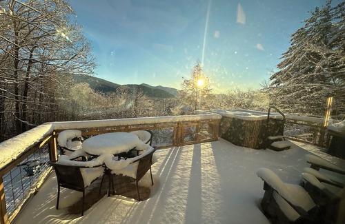 Bartlett House | Boulder Ledge Chalet w/Stunning Views of Mt Washington Valley