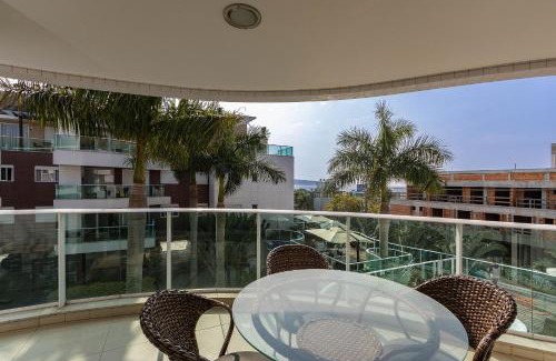 Centro Apartment | Boulevard 205A - Excelente apartamento em condomínio de luxo no centro de Bombinhas - Piscina - Jacuzzi - Academia - Portaria 24h.