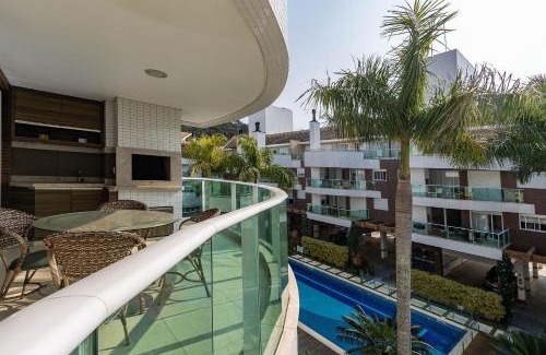 Centro Apartment | Boulevard 205A - Excelente apartamento em condomínio de luxo no centro de Bombinhas - Piscina - Jacuzzi - Academia - Portaria 24h.