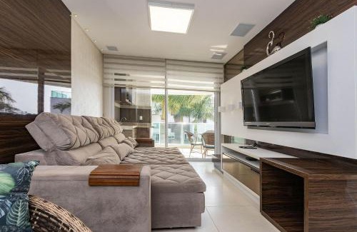 Centro Apartment | Boulevard 205A - Excelente apartamento em condomínio de luxo no centro de Bombinhas - Piscina - Jacuzzi - Academia - Portaria 24h.