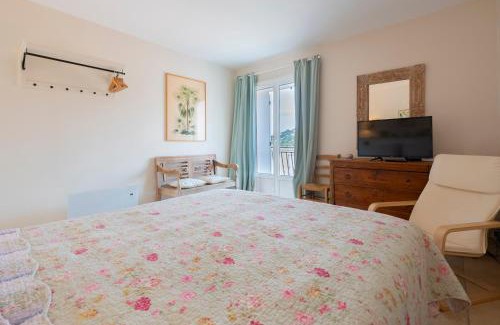 Bormes-Les-Mimosas Apartment | Boulevard du Soleil