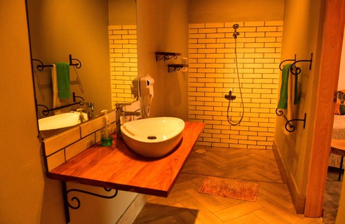 Arusha Hotel | BOULEVARD INN MT MERU