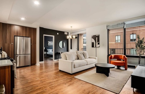 Near North Side Apartment | Boulevard Stays | 5 Minutes to Magnificent Mile and River North