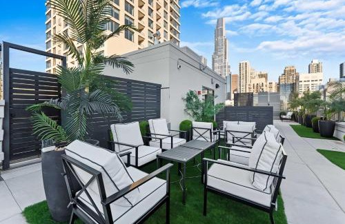 Near North Side Apartment | Boulevard Stays 5 Minutes to Magnificent Mile and River North 06