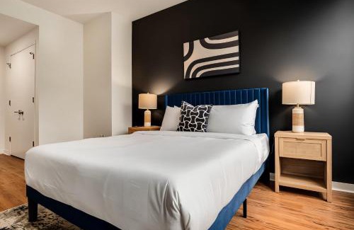 Near North Side Apartment | Boulevard Stays 5 Minutes to Magnificent Mile and River North 06