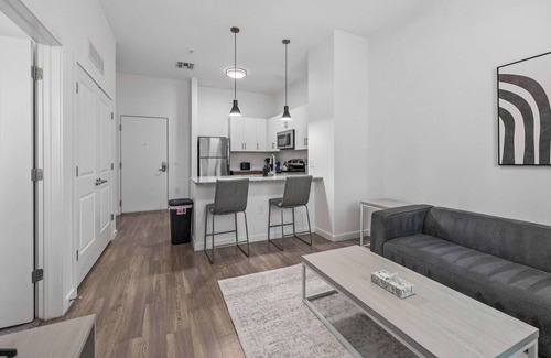 Tempe Apartment | Boulevard Stays Modern Tempe 1BR ASU Pool, Gym 01