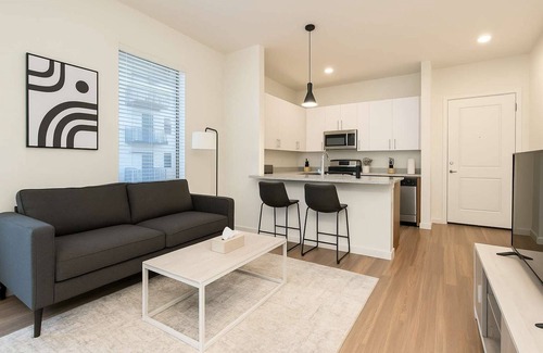 Tempe Apartment | Boulevard Stays Modern Tempe 1BR ASU Pool, Gym 03