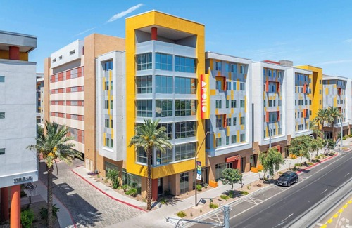 Tempe Apartment | Boulevard Stays Modern Tempe 1BR ASU Pool, Gym 09