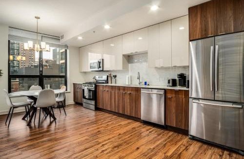 Near North Side Apartment | Boulevard Stays Walk Everywhere 5 mins to Magnificent Mile River North 02