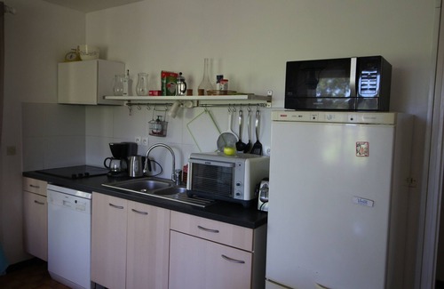 Boulouris-sur-Mer Apartment | Boulouris, calm ground floor of villa, terrace, garden, 1 km sea & shops on foot