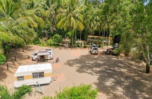 Horseshoe Bay Hostel | Bounce Magnetic Island and Koala Park - formerly Roamer