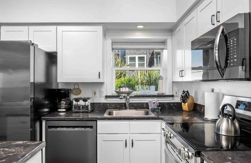 Lincoln Beach House | Boundless Ocean Views From Home and Hot Tub, Pet Friendly, Private Deck, Fireplace, Steps to Beach