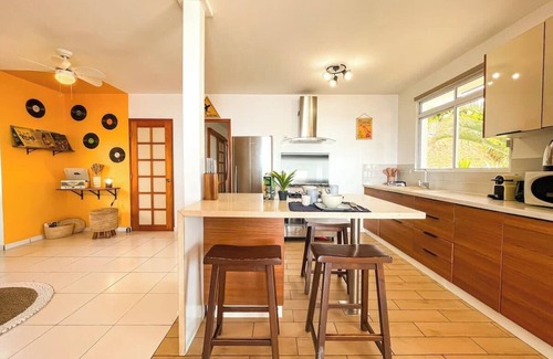 Punaauia House | Bounty Lodge - Private spa and view