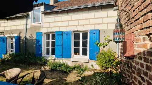 Veuzain-sur-Loire House | Bourg, familial, cour, la Maison d'Ouchet
