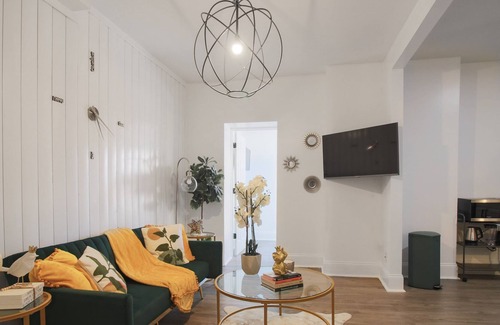Downtown Baltimore Apartment | Boutique 1 Bd Apt - Inner Harbor| Mercy| JHU| UMD