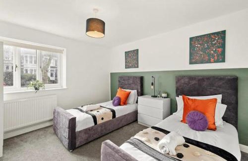 Staple Hill Apartment | Boutique Abode in Bristol - Garden