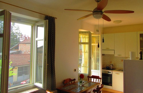 Govone Apartment | Boutique Apartment w Balcony in Roero wine area of Piedmont, near Asti and Alba.