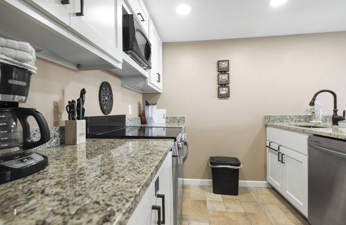 Port Aransas Condo | Boutique Beachfront Resort Condominium with Beach Boardwalk | Casa Condo 209