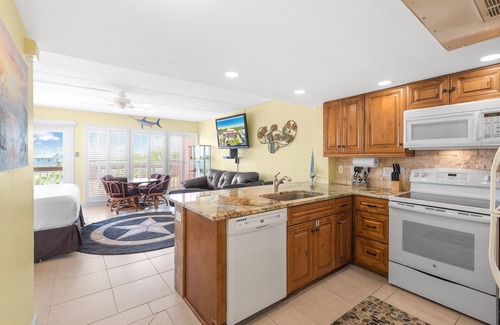 Port Aransas Condo | Boutique Beachfront Resort Condominium with Beach Boardwalk | Casa Condo 306