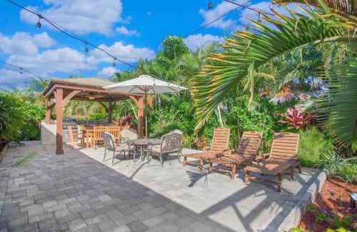 Naples Park House | Boutique Bliss at Vanderbilt Beach Outdoor Gazebo