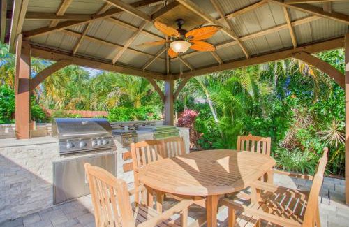 Naples Park House | Boutique Bliss at Vanderbilt Beach Outdoor Gazebo
