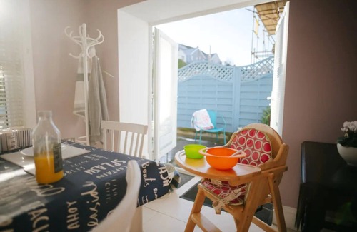 Mumbles House | Boutique Cottage in the heart of Mumbles with parking - family & dog friendly!