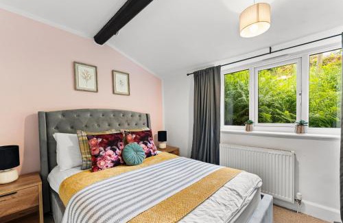 Winster Villa | Boutique Cottage of The Peak District - Great Views
