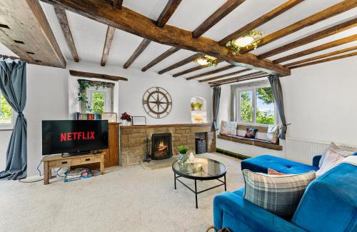Winster Villa | Boutique Cottage of The Peak District - Great Views