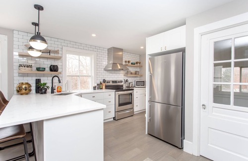 Niagara-on-the-Lake House | BOUTIQUE Home, A + Location beside the Shaw, Queen st. Shops and restaurants.
