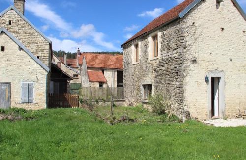 Bouix House | Boutique Holiday Home in Bouix with Garden