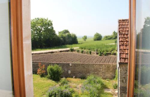 Bouix House | Boutique Holiday Home in Bouix with Garden