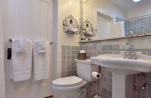 South Capitol Hotel | BOUTIQUE HOTEL - King deluxe Suite 1/2 mi. from Santa Fe Plaza