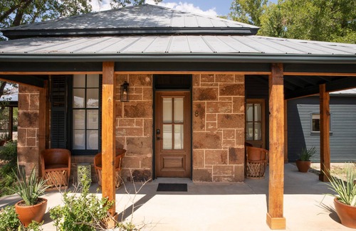 Mason House | Boutique Hotel Mason TX