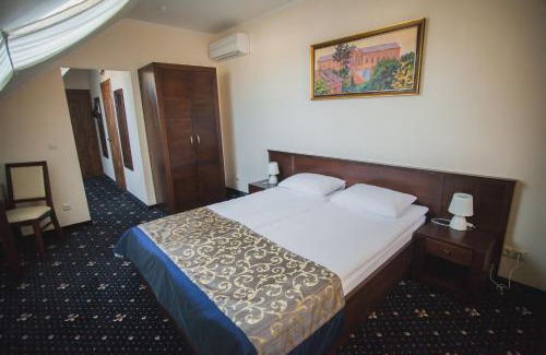 Uzhhorod Hotel | Boutique Hotel Villa P