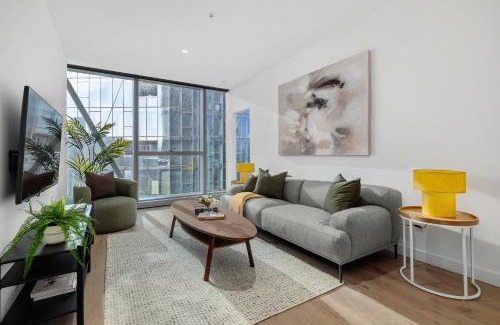 Melbourne Central Business District Apartment | Boutique Luxury CBD Stay Heated Pool Gym Sauna Steam