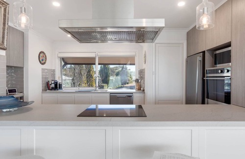 Encounter Bay Apartment | Boutique luxury ocean front apartment with superb sea and island views