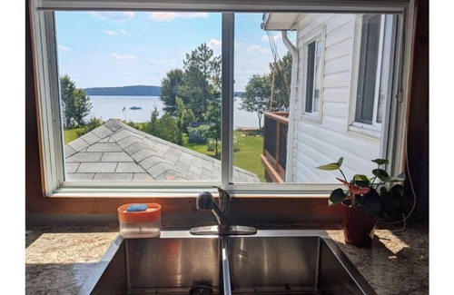 Sundridge House | Boutique Muskoka Oasis. ★Waterfront★Firepit★Hottub