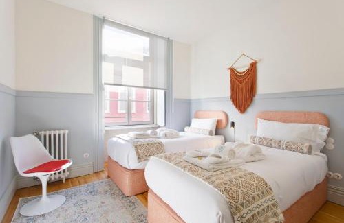 Sao Nicolau Apartment | BOUTiQUE Rentals- THE MiRaDOURO Ribeira Apartment