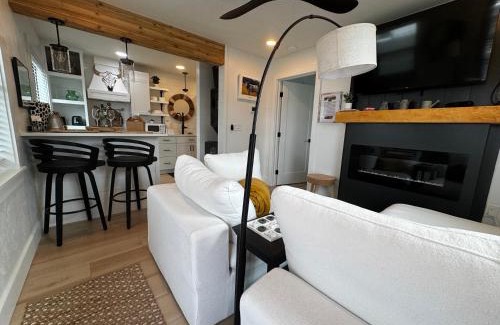 Fort Myers River District Apartment | Boutique Retreat in heart of River District