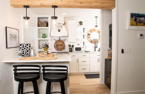 Fort Myers River District Apartment | Boutique Retreat in heart of River District