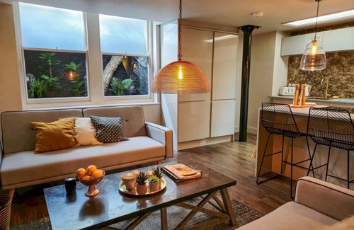 Ramsgate Apartment | Boutique Seaside Apt With Patio | Pass the Keys