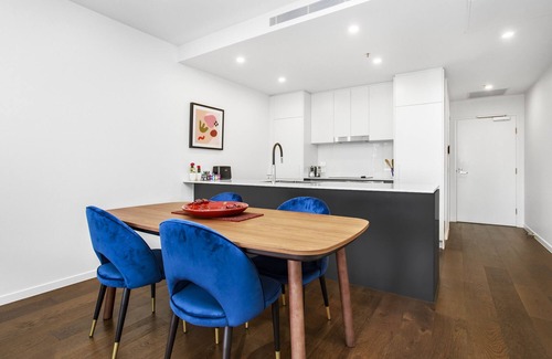 Kingston Apartment | Boutique Unit with Huge Terrace near Cafes & Shops