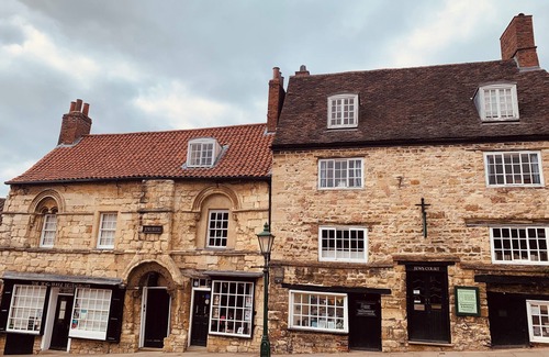 Lincoln House | Boutique Uphill House 7min Walk to Cathedral Square