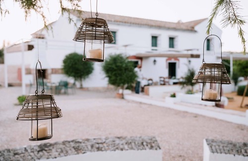 Montilla Cottage | Boutique winery with private pool, BBQ and Wifi Ideal for family relaxation.