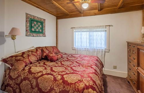 Naples Cottage | Bove Cottage 2-limit 6 2 Bedroom Cottage by RedAwning