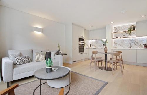 Cordwainer Apartment | Bow Lane by Aeria Apartments